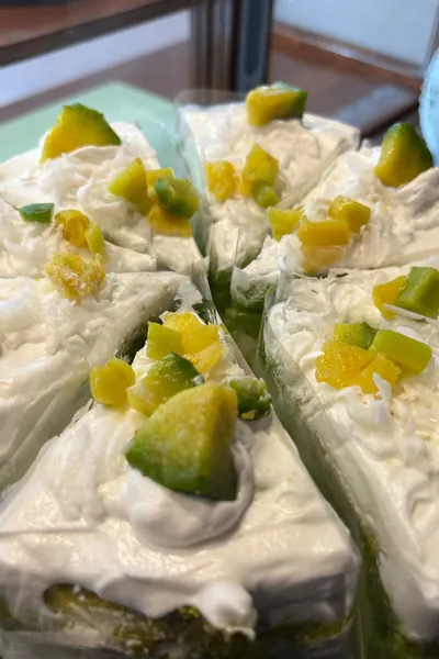 Kue es teler
